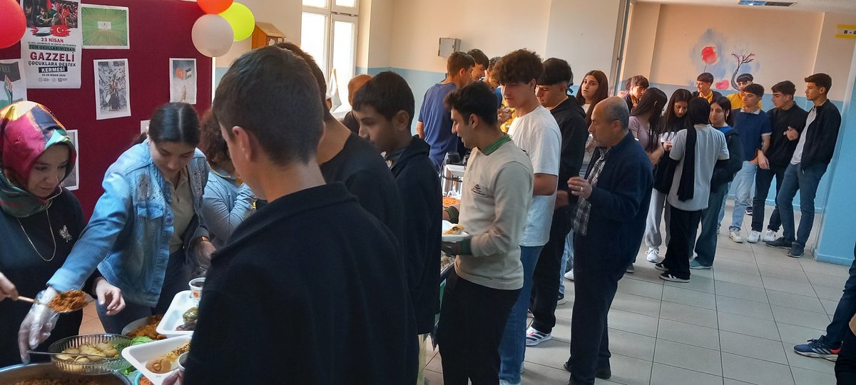 22 Nisan'da Okulumuzda Gazzeli çocuklara destek kermesi düzenledik.

Gazzeli çocukların acısını yüreğimizde taşıyoruz.
🇵🇸❤️🇹🇷 Birlikte yaraları sarabiliriz.
<a href="/tcmeb/">Millî Eğitim Bakanlığı</a> <a href="/Yusuf__Tekin/">Yusuf Tekin</a> 
<a href="/dbakirvalilik/">T.C. Diyarbakır Valiliği</a> <a href="/vali_zorluoglu/">Murat Zorluoğlu</a> <a href="/Murat4Kucukali/">Murat Küçükali</a>