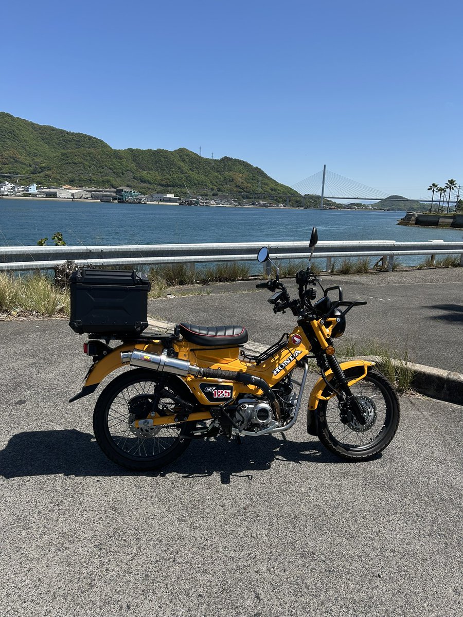 mw5ewSu4lDWKUt4's tweet image. しまなみ原付道で瀬戸田町の岡哲商店のコロッケ食べたらめっちゃ美味い😋明日わ佐田岬まで〜👍

#CT125
#ハンターカブ
#カブ
#しまなみ