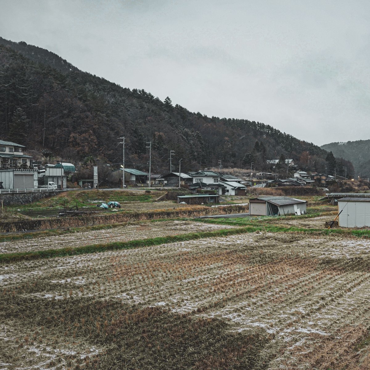 次回の動画は4/27（日）17時に公開予定です。

今回は視聴者募集企画ということで、視聴者様にお招きいただき長野県へ初上陸しました

その土地に長く根ざし暮らしてきた人々には、かつての伝統や価値観が今なお息づいています。今回はそんな記憶の一部を記録し未来に残す取り組みの一部をお見せします