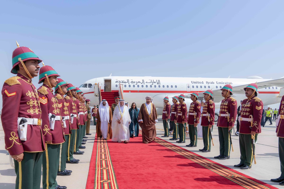 HHShkDrSultan's tweet photo. الوصول إلى سلطنة عمان في زيارة رسمية
Official visit to Oman https://t.co/wcHCTmPqcH