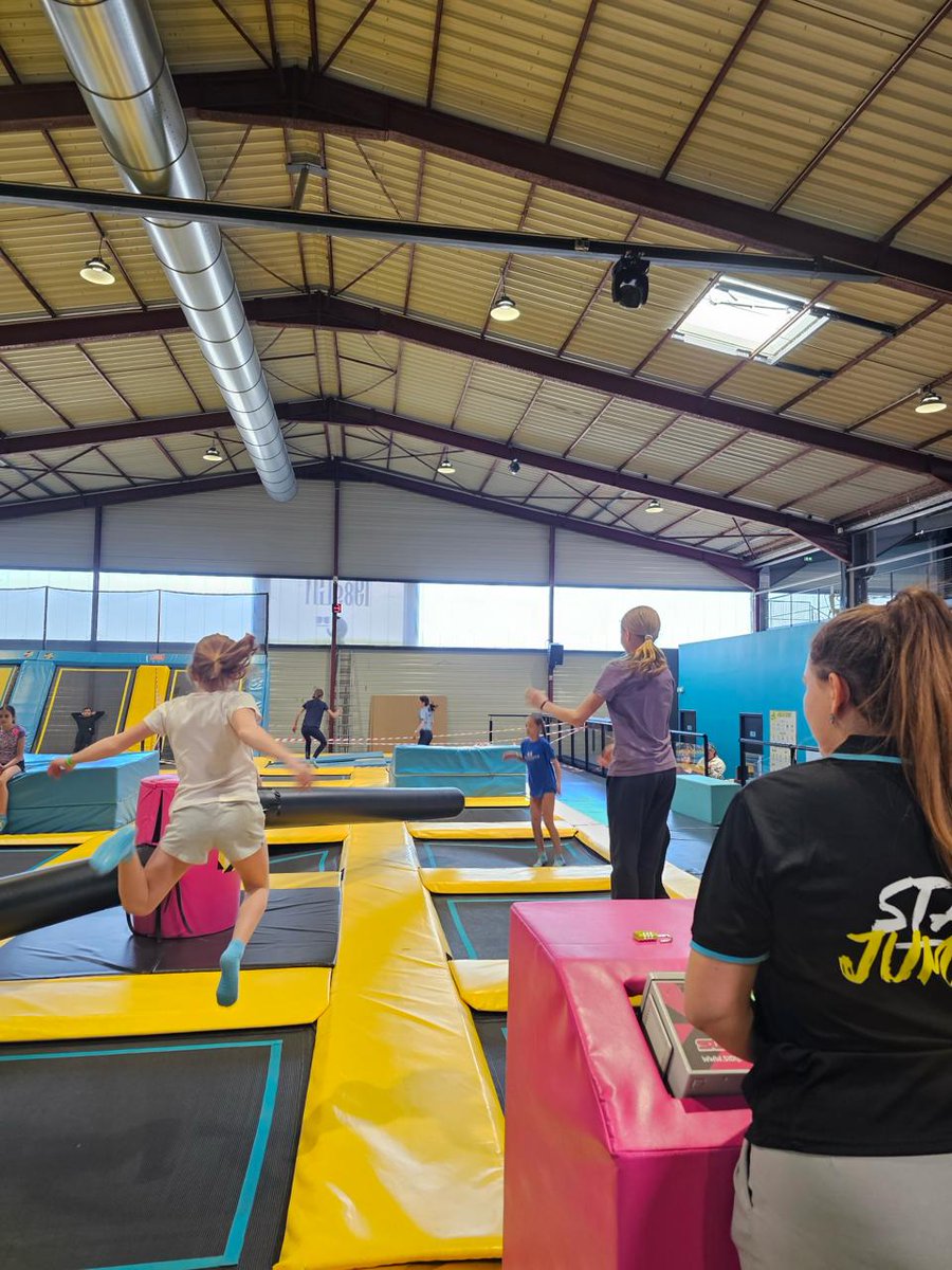 🎬 Retour sur le stage Benjamins/Minimes pendant les vacances !

Petit flashback sur un super moment vécu par nos jeunes athlètes pendant les vacances scolaires. Un stage riche en apprentissages, en énergie positive et en partage !

Bravo aux athlètes, entraîneurs et bénévoles !