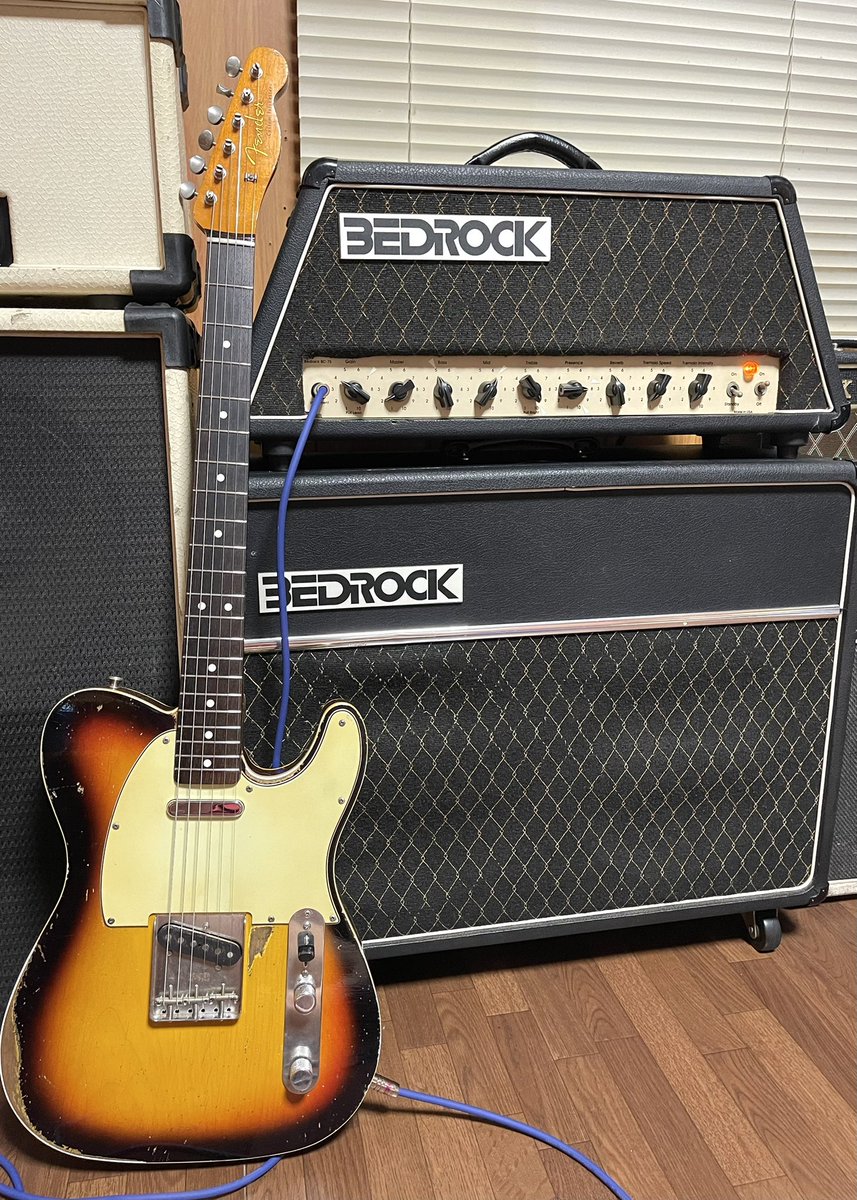Paolo0823's tweet photo. 病み上がりのBEDROCK君が絶好調。
4回目の入院でしたが、20年以上ずっとメインアンプ。
外装も痛んできたので、トーレックスの貼り替えも検討中。
#BEDROCKAMP
#Fender
#Telecaster
#Customtelecaster https://t.co/EEy3SbhWHr