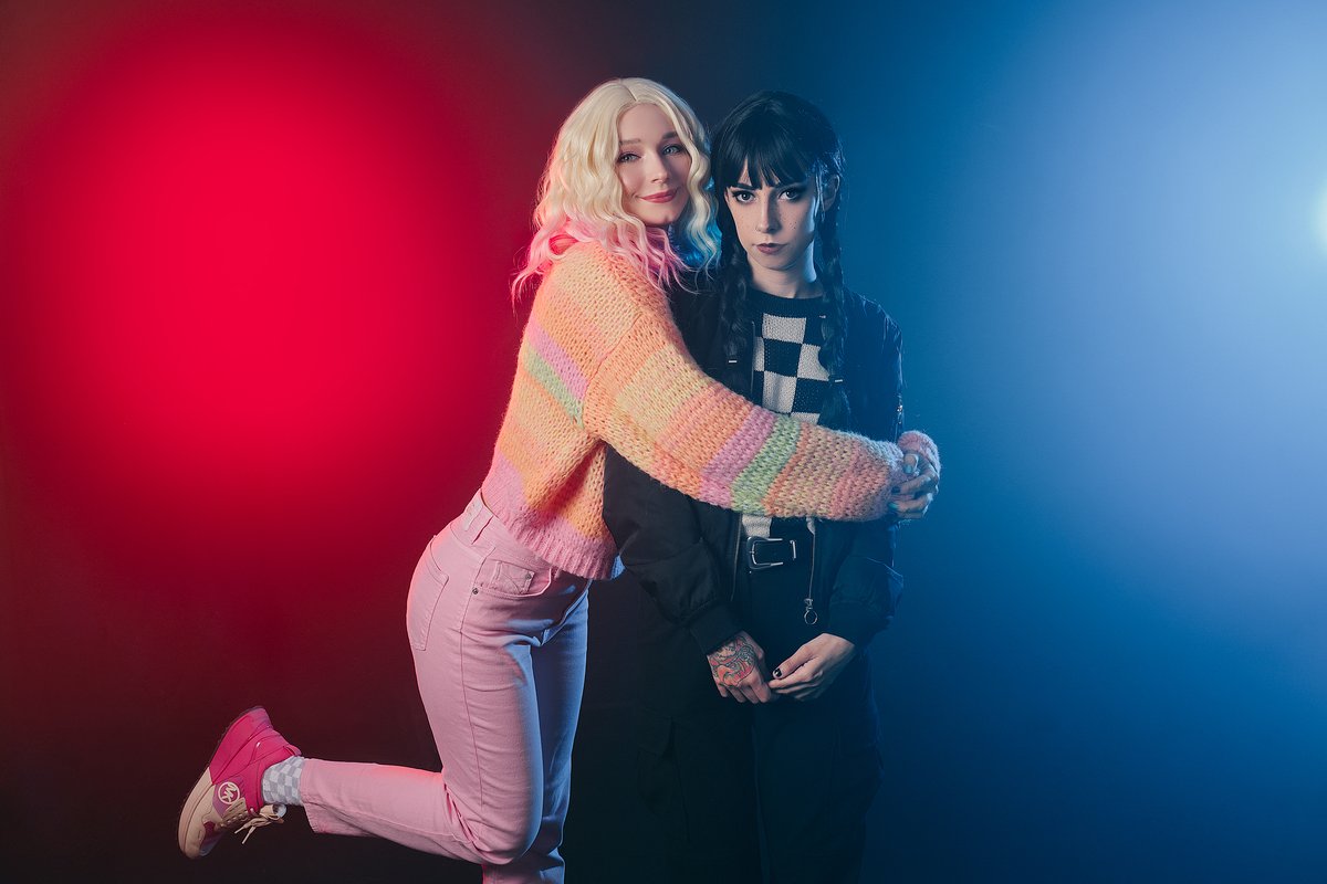 SerasCosplay's tweet photo. Mi Enid @SailorSunCoSp y yo estamos listas. 🖤 https://t.co/dujmSXObQd