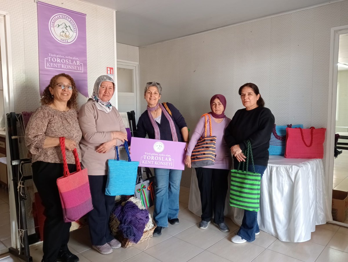 YeniGney's tweet photo. AYAKKABI BAĞCIKLARIYLA DOKUMA SANATI 

https://t.co/1rcD2EfT0C @YENİGÜNEY GAZETESİ aracılığıyla https://t.co/kyoYowk9w0