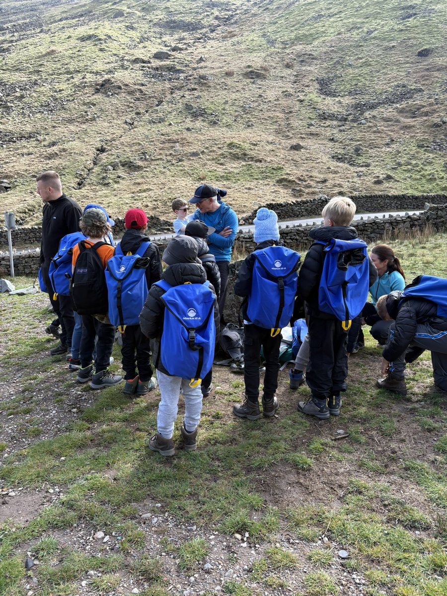 Dobson Group 4 off on our walk towards brothers water <a href="/BSPDJnrBoys/">Junior Boys <a href="/BoltonSch/">Bolton School</a> Primary Division</a> @BoltonSch