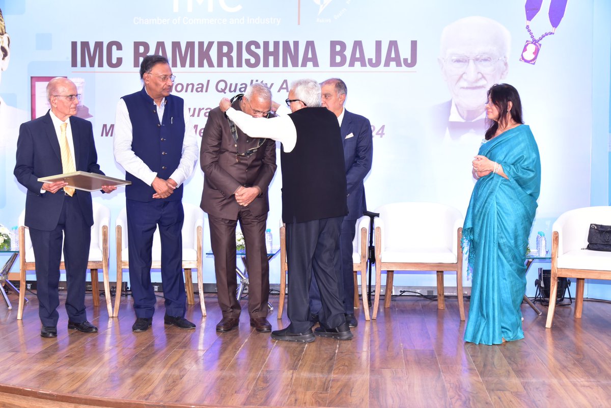 Dr. Girdhar Gyani, Director General, Association of Healthcare Providers, India was honoured by the prestigious Juran Quality Medal 2025 by IMC RBNQA Trust!

Dr. Gyani, honoured for his outstanding contribution to healthcare quality, urged unified action to bridge rural