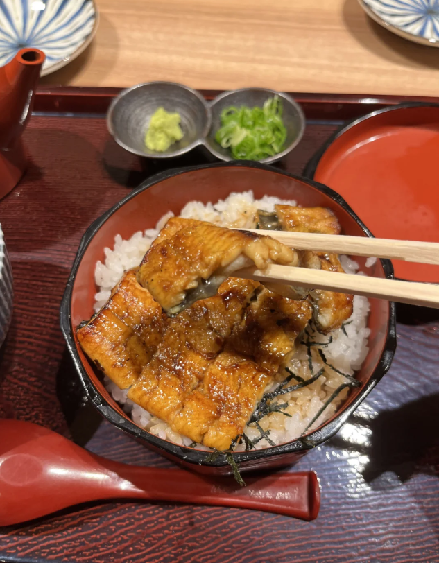 SimreSimre97's tweet image. うなぎは新鮮で、お腹いっぱいでした。