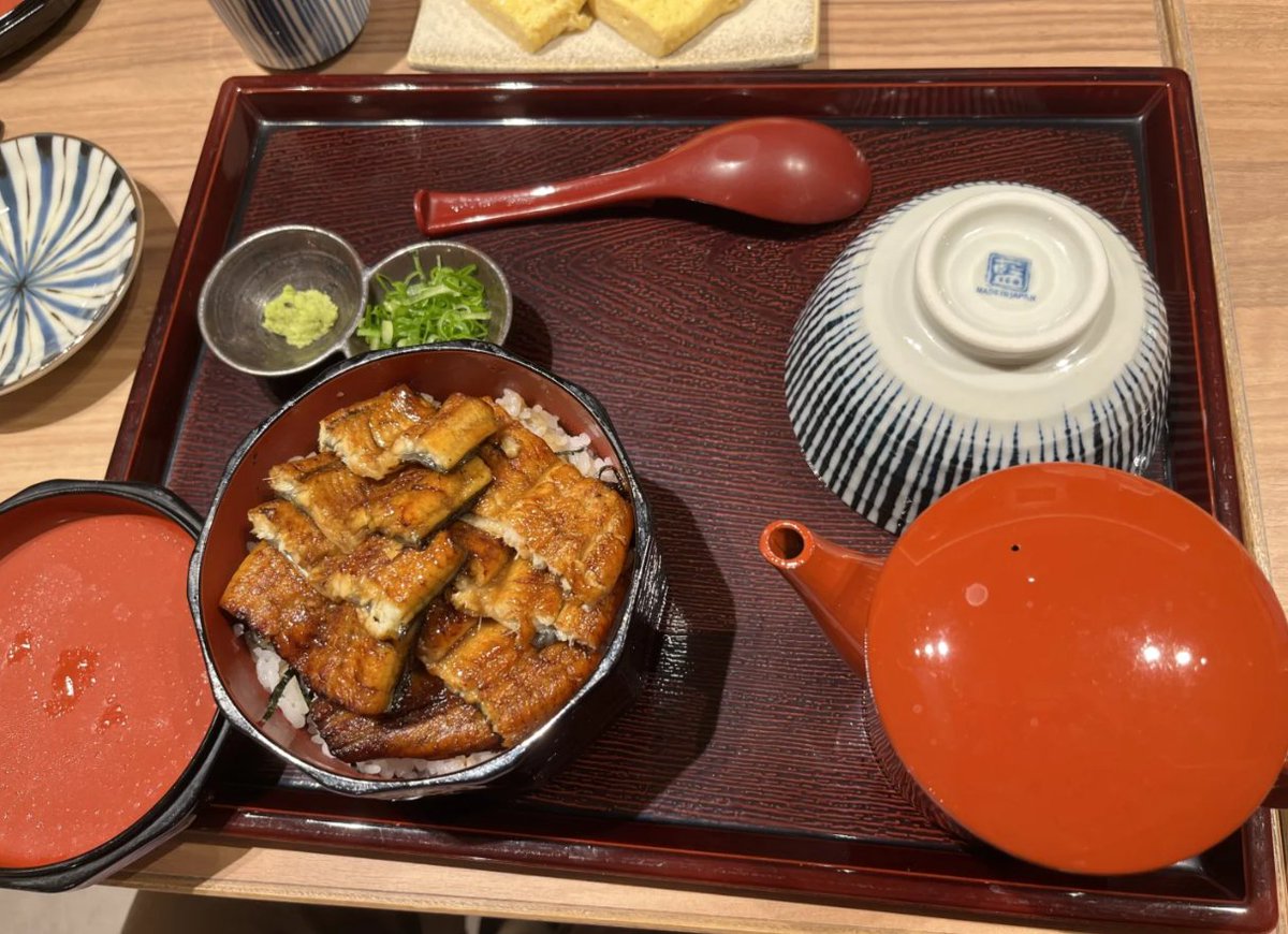 SimreSimre97's tweet image. うなぎは新鮮で、お腹いっぱいでした。