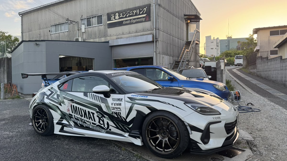 micchon_rt様オーダー シックススターミーティングでのBRZは ZE40 18inch× 9.5J+34 (100/5