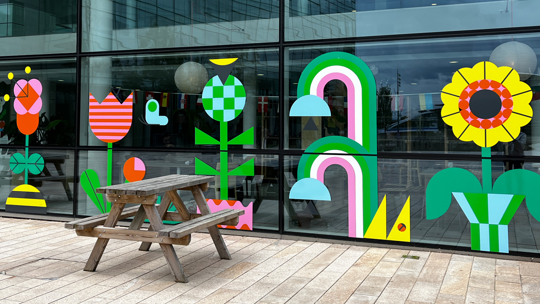 facemediagroup's tweet image. Brightly coloured window vinyl is a fun way to give your workplace a temporary springtime revamp. ☀️ 

Try out your logo, slogan or on-brand visuals that highlight what you specialise in.

#Nettl #Branding #WindowVinyl