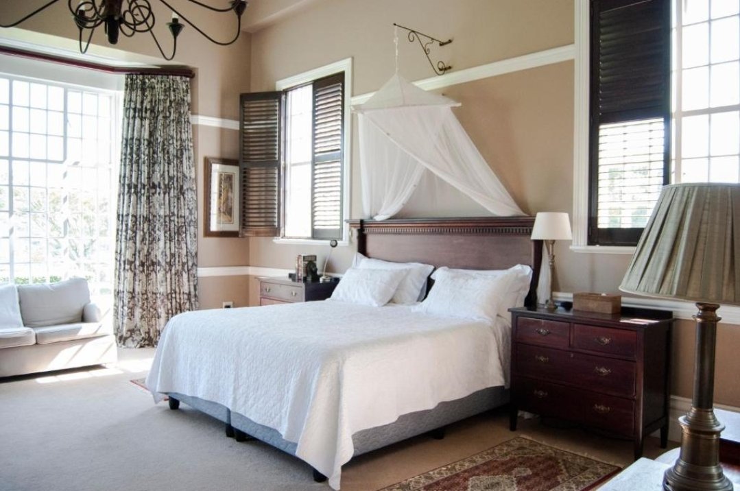doms_lihle's tweet photo. Accomodation for Comrades Marathon runners is available from 8-9 June in Pmb.The house is at Bisley,about 10km from the city centre.Only 3 bedrooms are now available.The house includes a pool and gym. DM 4more info. #RunningWithTumiSole #FetchYourBody2025 #TrapnLos #IPaintedMyRun https://t.co/leXBB5IvGe