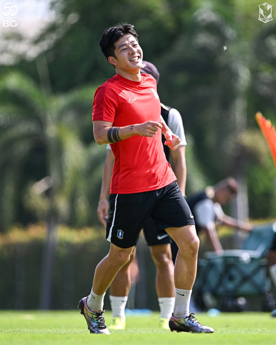 bgpuofficial's tweet photo. 💙✨Happy Fri-Yay!🎉
.
#Fridayfelling
#Quotes #Quotesdaily
#BGPATHUMUNITED
#บีจีปทุมยูไนเต็ด #BGPU
#Thaileague #ไทยลีก https://t.co/dwGyH2dP3L
