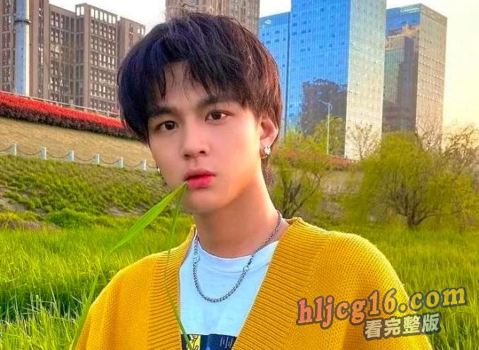 blcgw911's tweet photo. 歌手石凯出轨成习，7年女友订婚后实在受不了继续被pua，终选择曝光。

https://t.co/9RE0OjDBvw https://t.co/v18RqmUre9