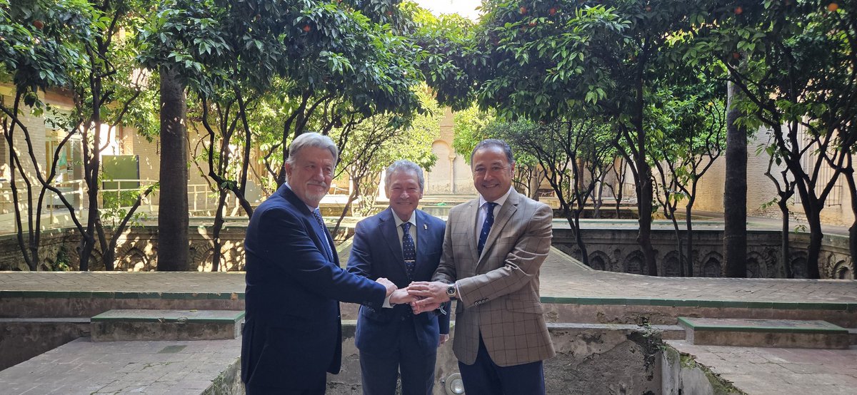 Mi enhorabuena a un excelente profesional taurino que se incorpora como asesor artístico del equipo de presidencia de la
Maestranza, Rafael Torres.
Sustituye a un grande de la tauromaquia, Alfonso
Ordóñez, que se retira, y al que estamos enormemente agradecidos por su buen hacer.