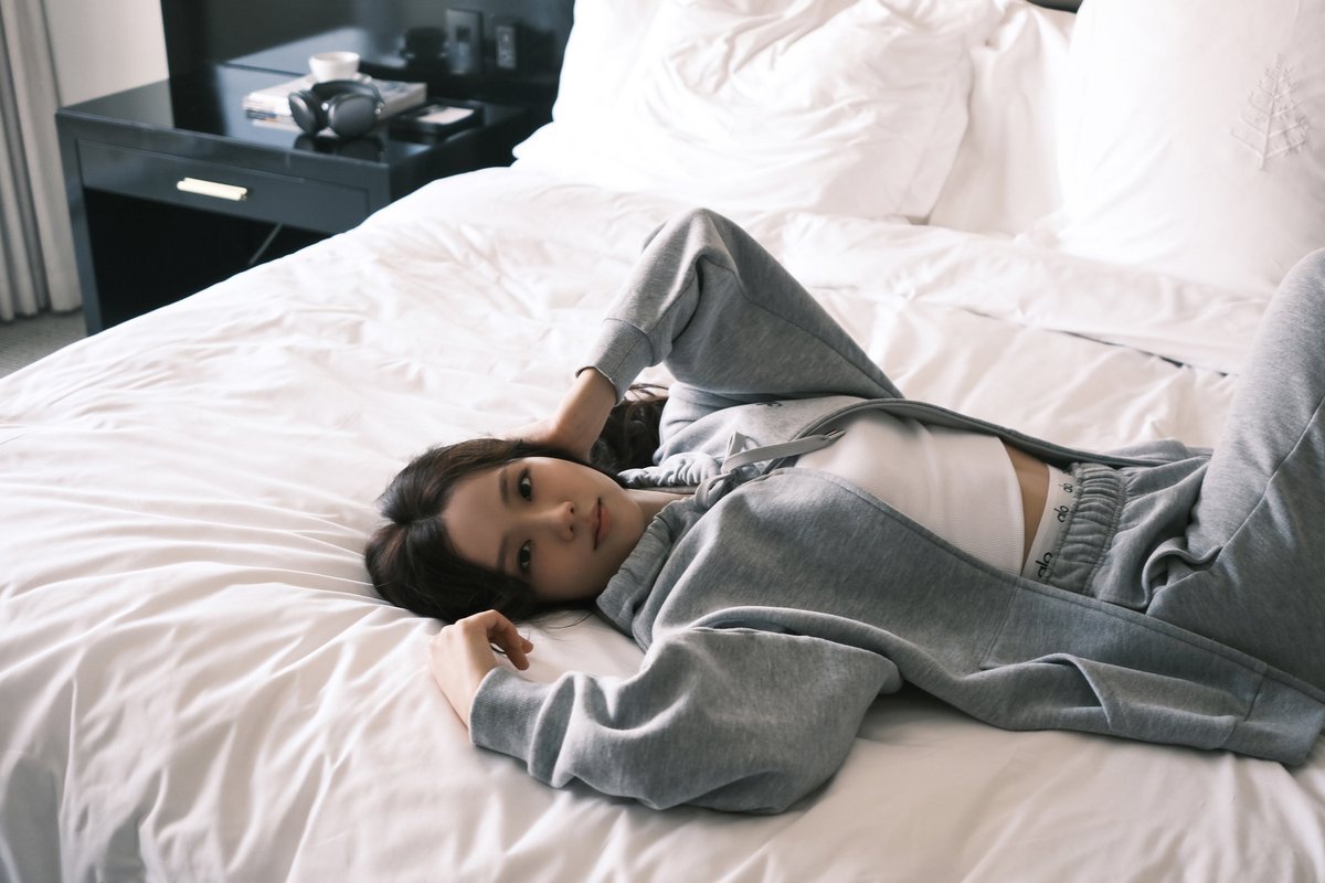 blckpinkpic's tweet photo. JISOO???? https://t.co/PdKlO68txb