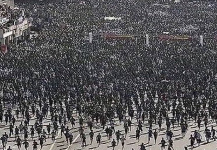 ITaimoorReal's tweet photo. Punjabies running towards their ancestry village to excavate Dada wali sony ki daig . https://t.co/BZh5U9GgJp