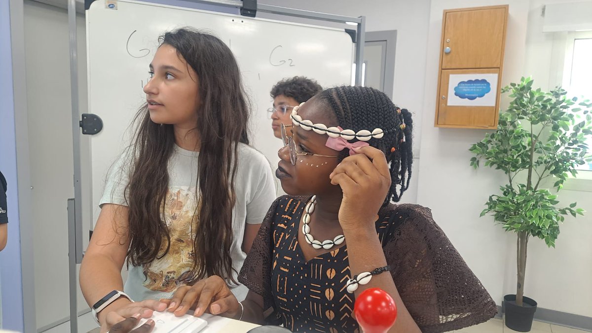 EFIDjeddah's tweet image. 📚 As part of Francophonie Month, our students took part in fun, interactive workshops led by Mme Labben, exploring the richness of the French language!
#Francophonie #FrenchLanguage @franceinjeddah @mlfmonde
