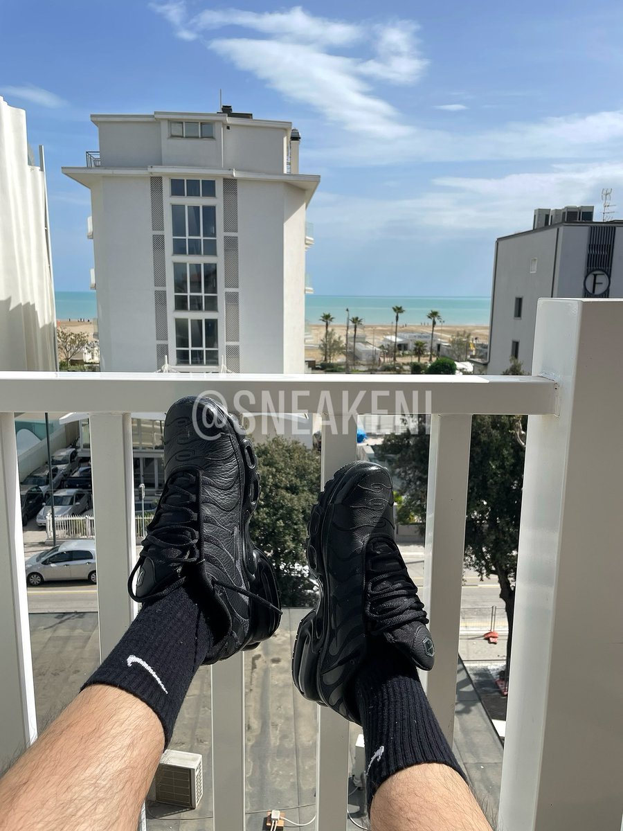 Your time to reimburse your boss holiday 🤑 #sneakerfetish #sneakerdom #findom #cashmaster