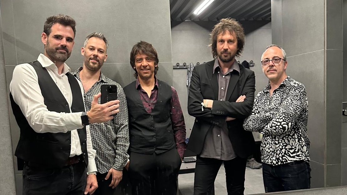 Comencem!!
Dissabte 26 Abril, 18.30h.
BOTARELL (Baix Camp), Parc Botànic.
Festival Lletra Viva.

#LesMilCaresDeLaNit

entradium.com/ca/events/v-fe…

<a href="/Picap/">♫Discogràfica Picap♫</a> <a href="/BatallP/">Batall Produccions</a> <a href="/ajBotarell/">Ajuntament Botarell</a> <a href="/BaixCampRadio/">Baix Camp Ràdio - Ràdio Ciutat</a>