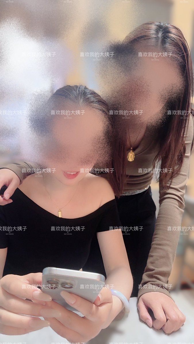 下班回家了兄弟们
其实每天也不知道拍些什么，就是记录日常生活，我回家的时候姐妹俩都在家
看有在超市买的菜，老婆准备做饭了，每天基本上都是老婆做饭偶尔我也做，大姐做饭不好吃 https://t.co/2tVOgttGkj