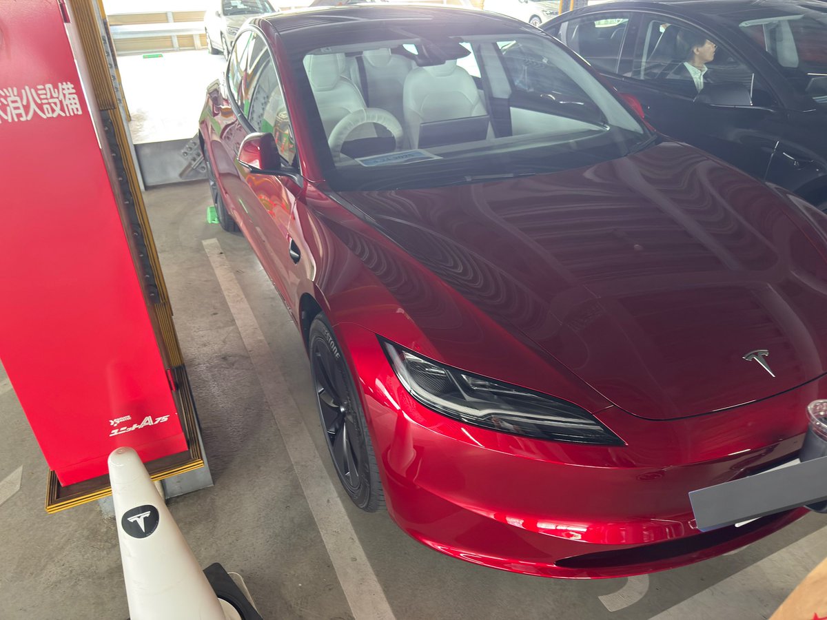 Blue_Model3's tweet image. モデル3AWD納車しました！
テスラーの皆さま改めてよろしくお願いします！
(写真撮るどころではなく興奮してました