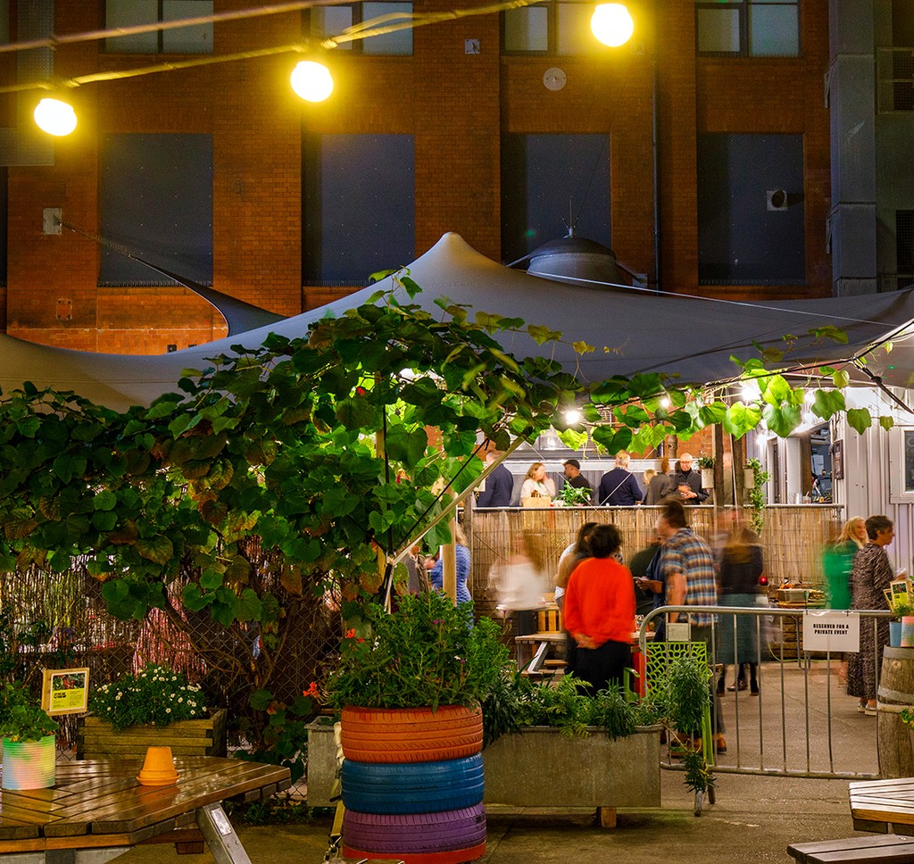 🏉 SUPER SATURDAY 🏉

Join us this Saturday in the stretch tent for the final THREE Women’s Six Nations games. England are currently at the top of the table - can they finish first?

Serving food and pints all day long 🍺