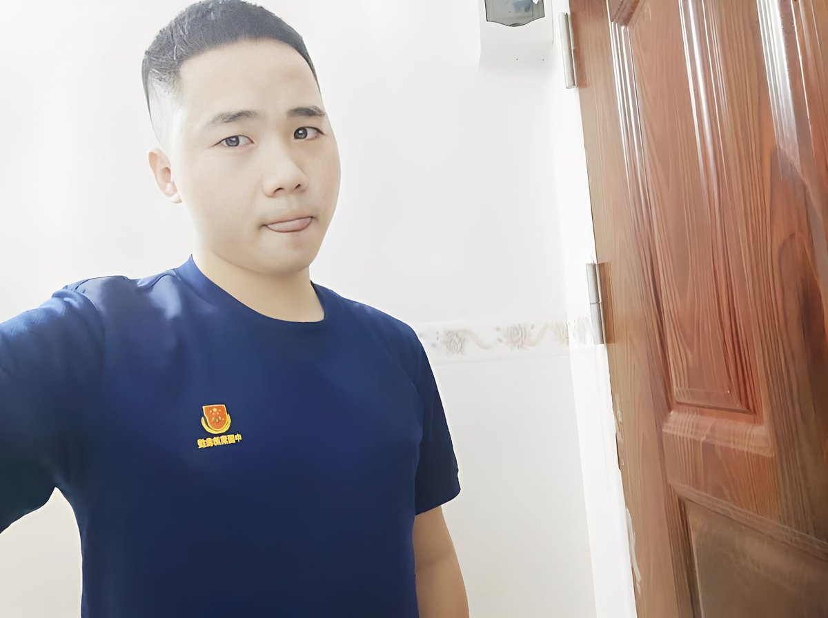 你把我当免费的飞机杯，我还觉得跟你待在一起好幸福。渴望被爱的我，像个倒贴的婊子🥱。