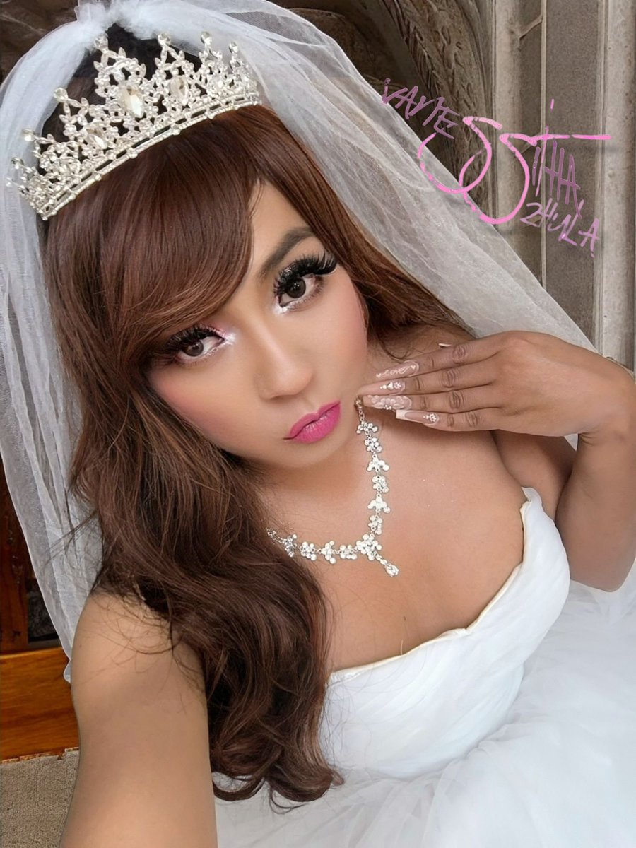 Vanessiitha1812's tweet photo. Quién será mi nuevo esposo? 🙊
Prometo ser la mujer más femenina posible 👰🏻‍♀️🙊 https://t.co/9xcMAyyhvP