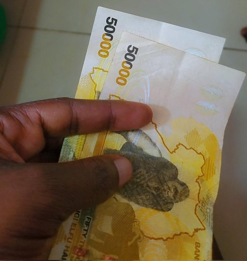 Bravejonathano2's tweet photo. how many days does this money take you in Kampala? https://t.co/XIiUhmoCT3