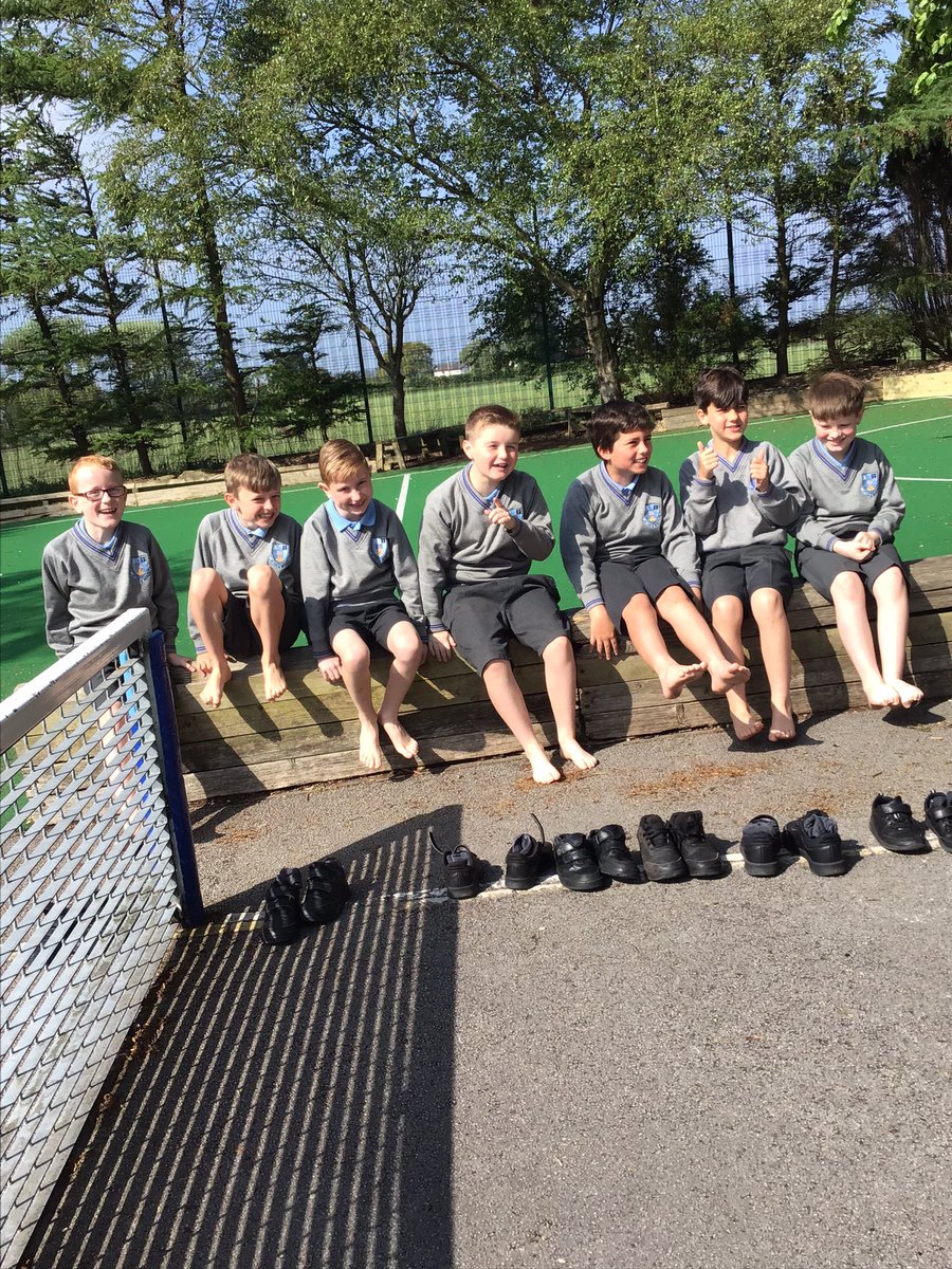 StJBoscoYear4's tweet photo. As part of our work on Holy Week, we have been discussing the events of the Last Supper. We role played the washing of the disciples’ feet and discussed how they would have felt during this event. https://t.co/txWzbs9f74