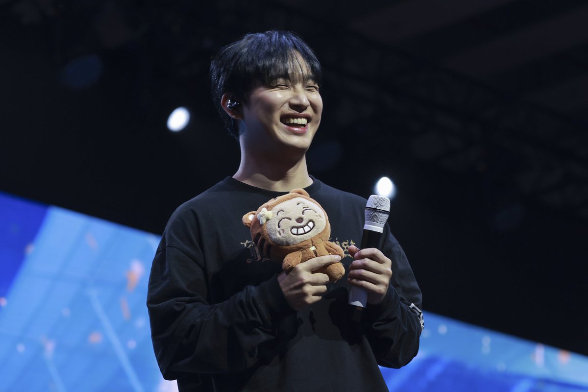 hyunsikdaily's tweet photo. [ 📸 ] behind photos thread (1/11)
MELympic in Taipei | 250424

🐻 https://t.co/HoS7LKcLDJ

#LIMHYUNSIK #임현식 #BTOB #비투비 https://t.co/cmCR2uOWQj