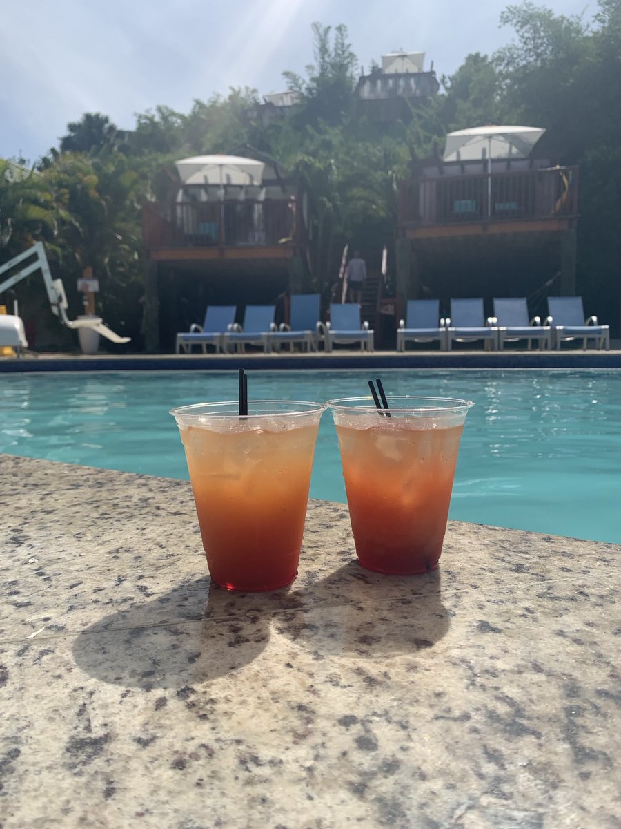 CruzinParadise's tweet photo. #Santa ๐
๐ป taking some much deserved time off! Caribbean Cruise #BoatDrinks #Sunsets and #Sunrises and Delicious Food! https://t.co/jbwYj8Mobw