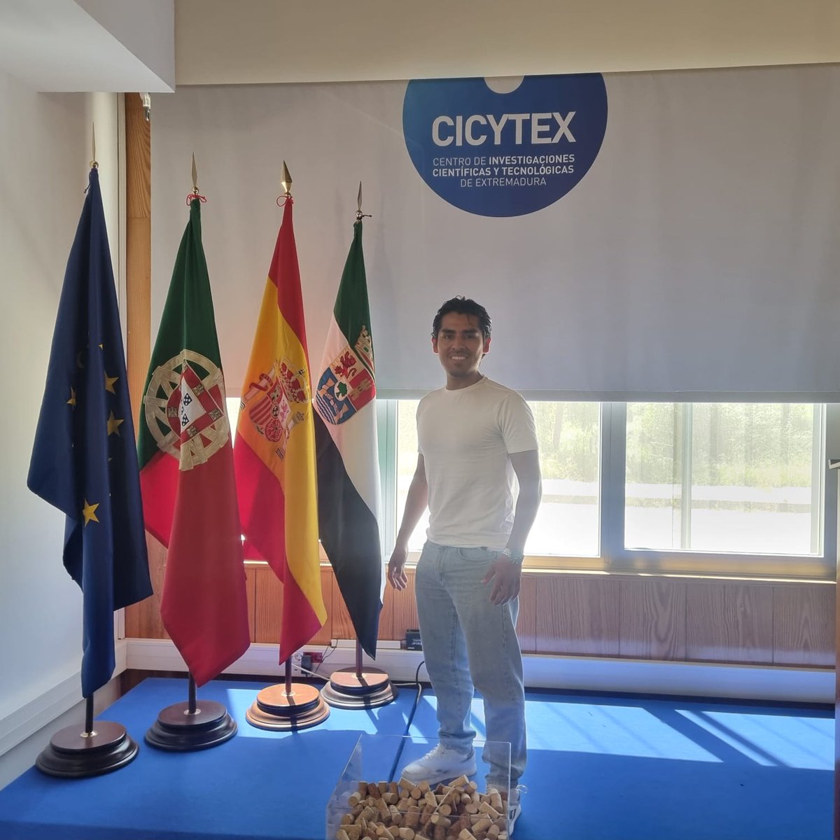 computaex's tweet photo. Transfiriendo conocimiento con @demo_twins “Gemelos Digitales: Innovación para el sector agroindustrial y la gestión del territorio” dentro de la Jornada “Tecnologías digitales en agricultura” organizada por @CICYTEX @DihExtremadura #PlanDeRecuperacion #NextGenerationEU #juntaex https://t.co/r3MGq3Whrm