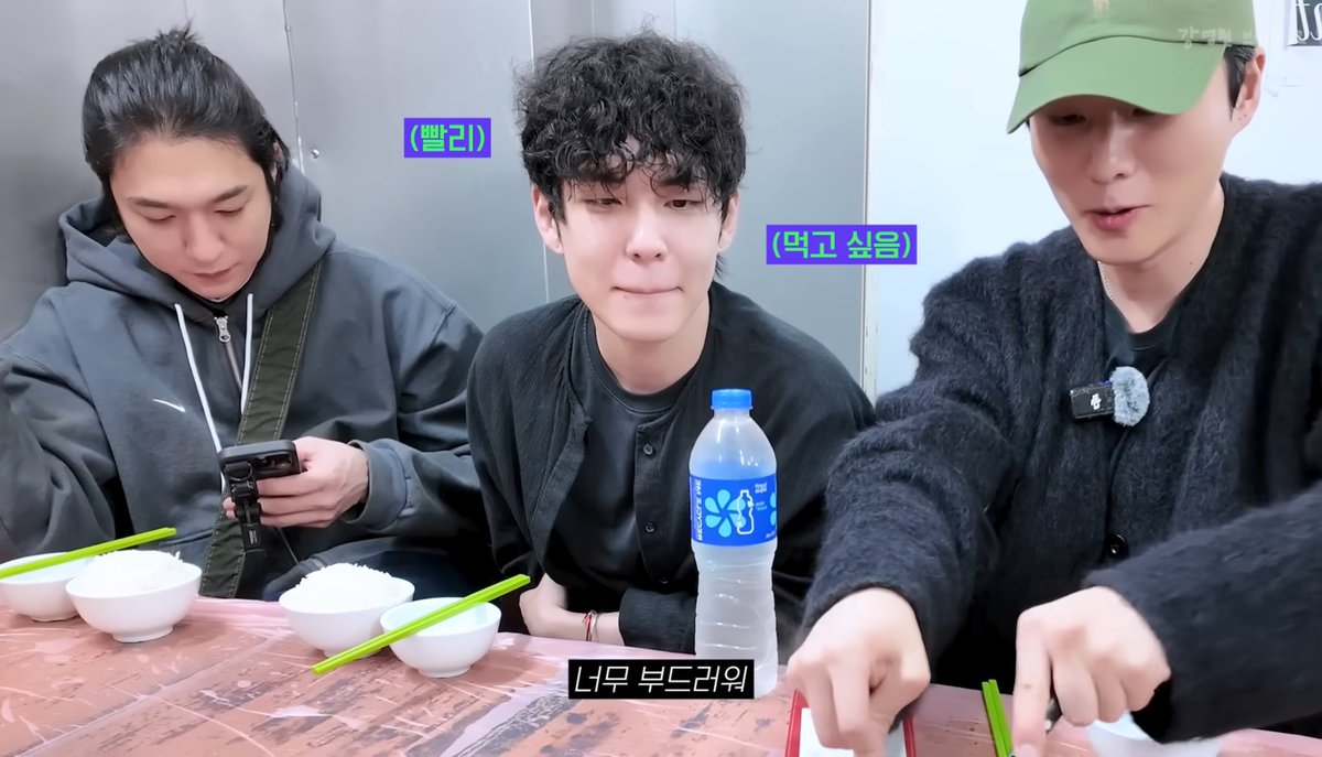 day6menu's tweet photo. <DAY6 VLOG in Hong Kong>

【Oi Man Sang 愛文生】
Shop B-C, G/F, 1 Shek Kip Mei Street, Sham Shui Po

#DAY6 #데식이들 #MYDAY #데이식스 #DAY6TOUR #성진 #영케이 #원필 #도운 #데식투어 #데이식스촬영지 https://t.co/ZdVpkSKuAN