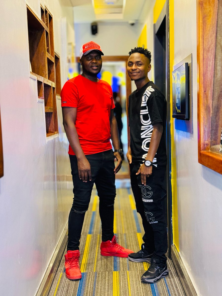 Radio 47 (@radio47_kenya) on Twitter photo #Baze47NaManucho issa vibe naye rais wa vijana <a href="/y_oungballer/">Manucho the Young Baller</a> na <a href="/djimmokenya/">SUPER DJ IMMO ™</a>
#HapaNdipo #Baze47NaManucho issa vibe naye rais wa vijana <a href="/y_oungballer/">Manucho the Young Baller</a> na <a href="/djimmokenya/">SUPER DJ IMMO ™</a>
#HapaNdipo