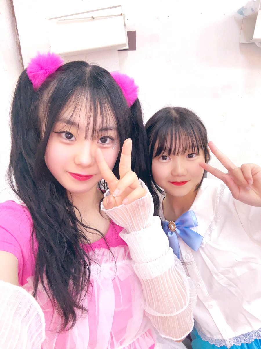 nds_saki's tweet photo. こんばんは！サキだよ🐰
今日は部活が無くて早く帰れた✌️

ゆみりとのツーショット🩷🩵
歌🎤上手なゆみちゃん🥰

#ナナイロドロップス
#TEAMGLOW https://t.co/o99ze2Wxk9