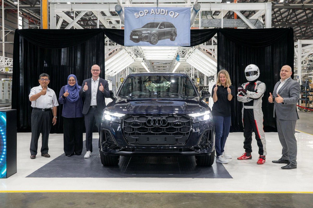 Lowyat.NET (@lowyatnet) on Twitter photo The First Locally Assembled Audi Q7 Is In Production At Pekan
lowy.at/erqoq The First Locally Assembled Audi Q7 Is In Production At Pekan
lowy.at/erqoq