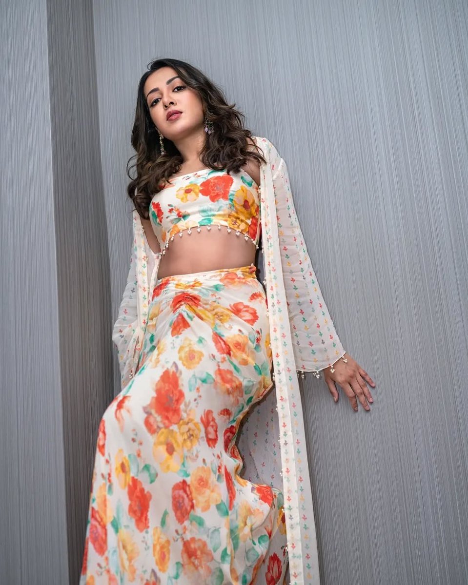 cinema_claps's tweet photo. #Gangers Actress @CatherineTresa1

#GangersTrailer #SundarC #Vadivelu #CatherineTeresa
#CatherineTresahot #Catherine https://t.co/3MDnUjF1Yv