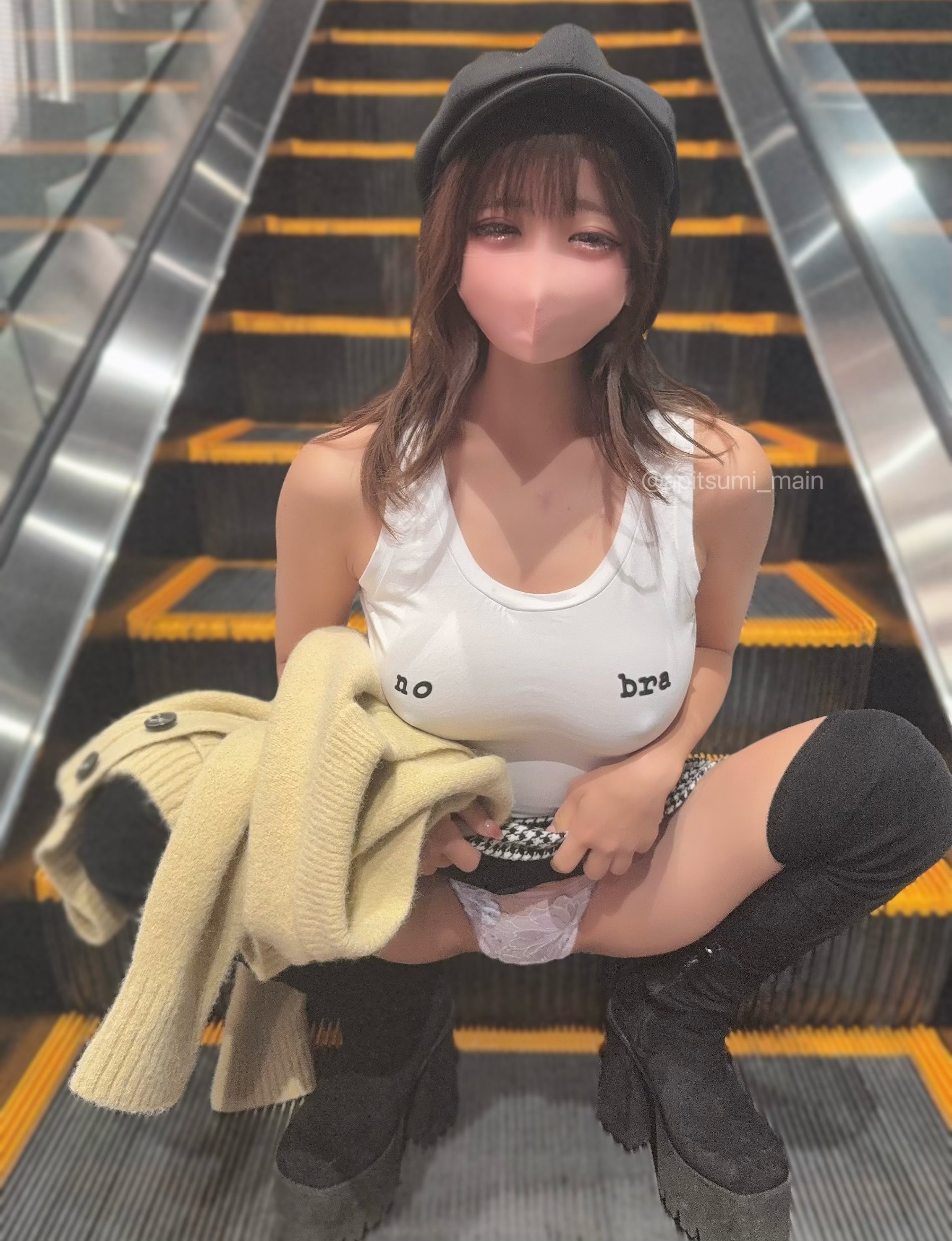 あぴ（Api）は、人生詰みました。のパンチラ（@apitsumi_main）｜ね〜、最初に見た場所教えて？