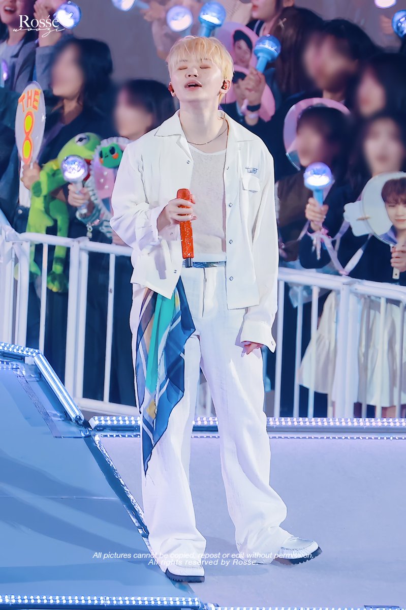 𝑅𝑜𝑠𝑠́𝑒 tweet media