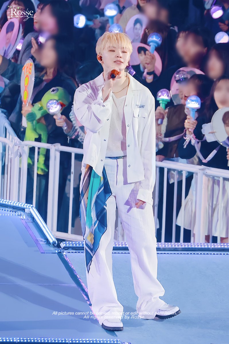 𝑅𝑜𝑠𝑠́𝑒 tweet media