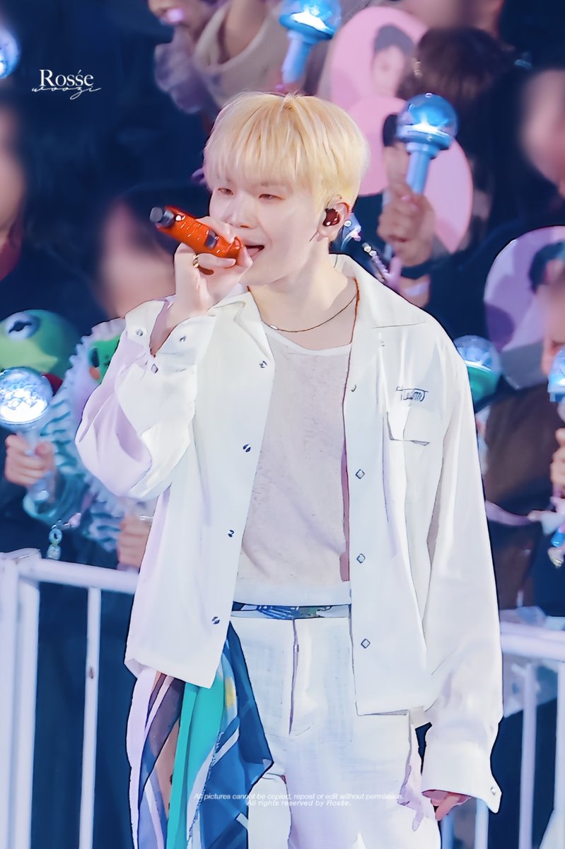 𝑅𝑜𝑠𝑠́𝑒 tweet media