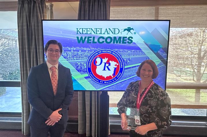 @UKSMRI researchers recently presented their findings at the Organization of Racing Investigators conference at Keeneland Racetrack. Their recent initiative focused on the health, wellness and performance of equestrians across their lifespans.

Learn more: research.uky.edu/news/uk-smri-e…