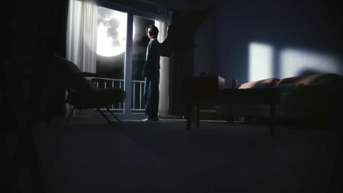 yall love saying “vampirism is back” like we didn’t get literal BAT WINGS in the xo mv 😭