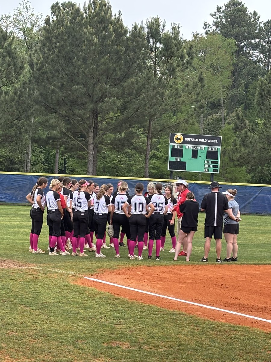 5-0 at the beach! A perfect week of sunny weather, making memories, and winning games! Cam Hrina threw a shutout, Syd Lutz drove in 4, Jenna Triveri scored 3, Marina Koenig scored 2, drove in 2, and swiped 2; Caylee Ortiz and Sofia Castronova also multiple hits! Great week!!!