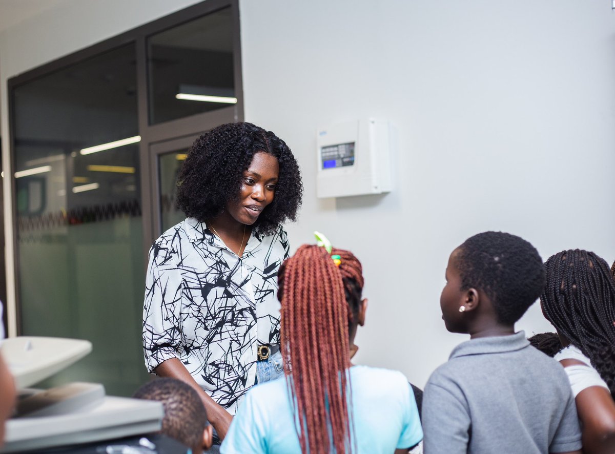 truly_ux's tweet image. Happy #InternationalGirlsinICTDay 2025! 💻
I started @shetechitafrica to give more girls the chance to explore tech with confidence.
Today, we honor every girl rising in ICT.
Keep building, dreaming, and showing up. 👩🏽‍💻
#TechForGirls #WomenInTech
