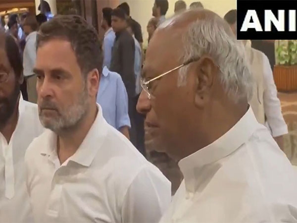 ani_digital's tweet photo. "Efforts should be made to maintain peace in J-K": Congress president Mallikarjun Kharge

Read @ANI Story | https://t.co/MAlcF9caX9
#MalliarjunKharge #JammuKashmir #Congress #PahalgamTerroristAttack https://t.co/790ttHLb4B