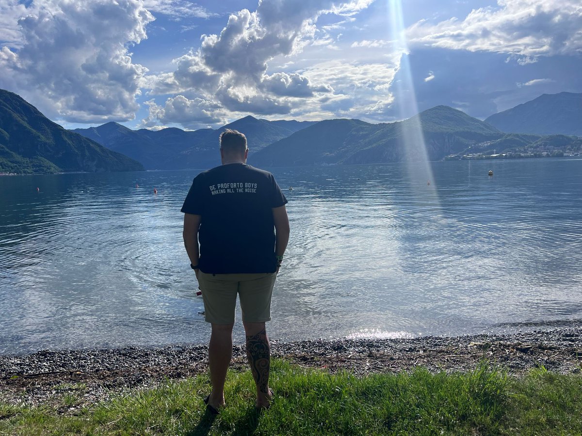 Gappie2's tweet photo. @EersteBeste making al the noise, aan het Iseo meer! https://t.co/1nNtmW5gC3