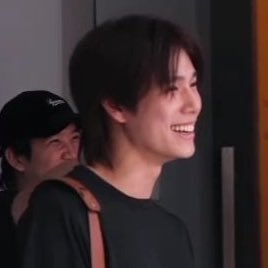 Ninanee911's tweet image. 🐻: ทำไมกล้องรับแคบ
//พี่ไม่รู้จริงจริงหรอคะ
LEAP DAY AT LIVEHOUSE
#GMMTVLIVEHOUSExLeapDay
#ppnaravit #phuwintang