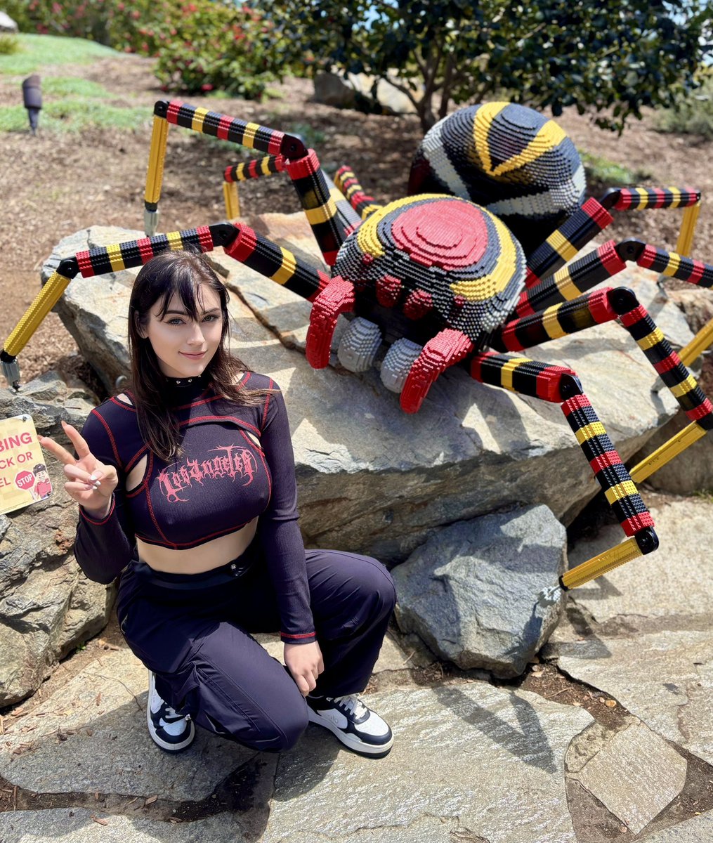 buttercupxcos's tweet image. POV: I stole your heart, the Lego spider stole the show 😮💨